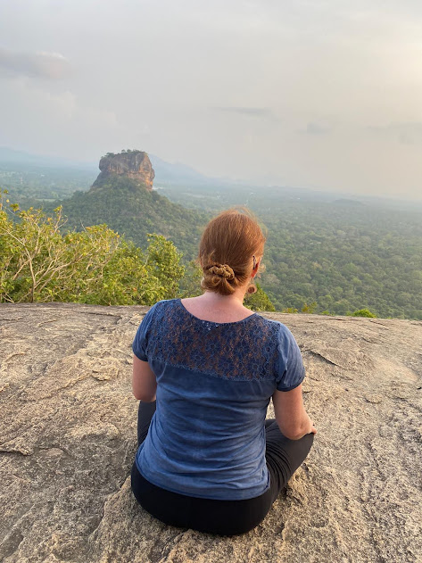 Le Rocher du Pidurangala aloka sanna agence de voyage sri lanka