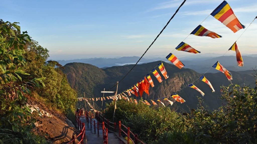 Vue Adam's Peak Aloka Sanna Agence Voyage Sri Lanka